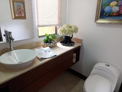 Apartamento de 3 alcobas en venta en El Poblado, Medellín, 276 m² · foto 18 de 20
