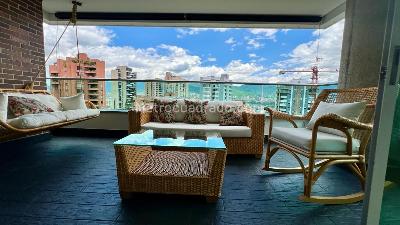 Apartamento de 3 alcobas en venta en Castropol, Medellín, 139 m² · foto 3 de 10