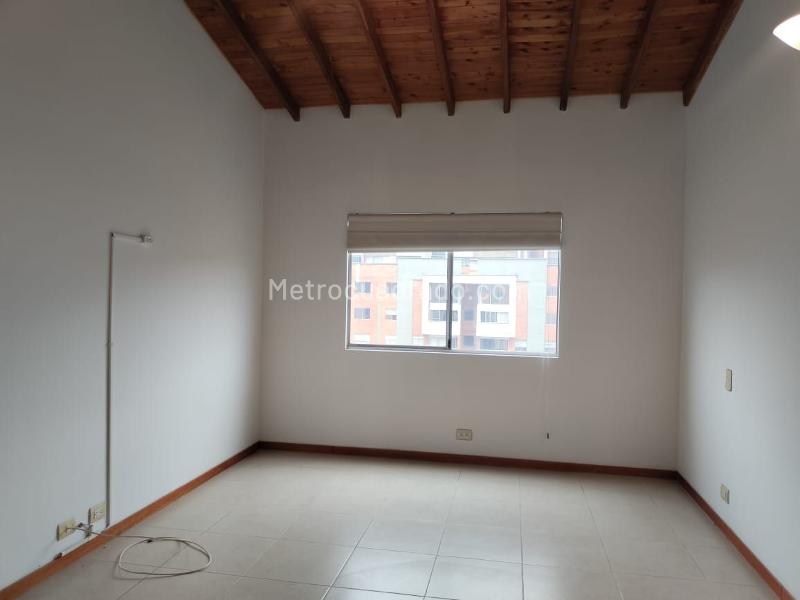 Modern 4BR Apartment in Envigado - 9
