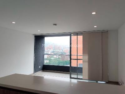Apartamento de 2 alcobas en arriendo en El Poblado, Medellín, 84 m² · foto 2 de 15