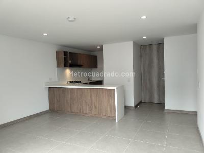 Apartamento de 2 alcobas en arriendo en El Poblado, Medellín, 84 m² · foto 3 de 15