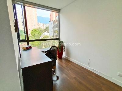 Apartamento de 2 alcobas en arriendo en El Poblado, Medellín, 100 m² · foto 2 de 15