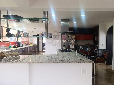 Apartamento de 4 alcobas en venta en El Poblado, Medellín, 377 m² · foto 7 de 20