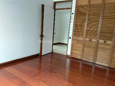 Apartamento de 3 alcobas en venta en El Poblado, Medellín, 225 m² · foto 11 de 15