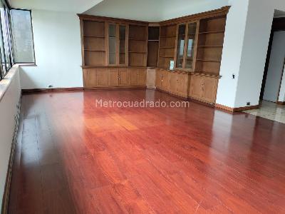 Apartamento de 3 alcobas en venta en El Poblado, Medellín, 225 m² · foto 3 de 15