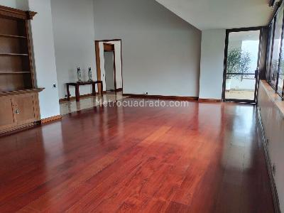 Apartamento de 3 alcobas en venta en El Poblado, Medellín, 225 m² · foto 4 de 15