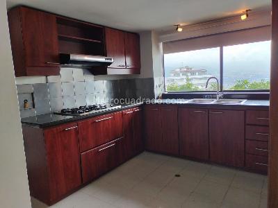 Apartamento de 3 alcobas en venta en El Poblado, Medellín, 225 m² · foto 5 de 15
