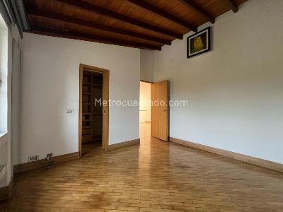 Casa de 4 alcobas en venta en El Poblado, Medellín, 366 m² · foto 15 de 19