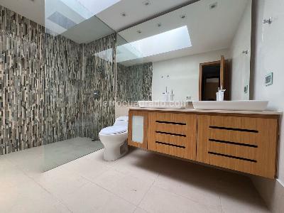 Casa de 4 alcobas en venta en El Poblado, Medellín, 366 m² · foto 19 de 19