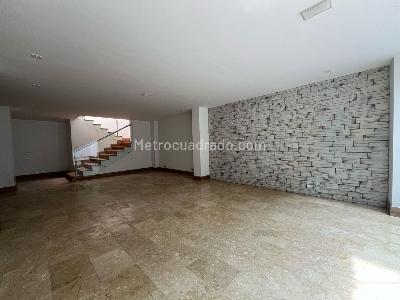 Casa de 4 alcobas en venta en El Poblado, Medellín, 366 m² · foto 2 de 19