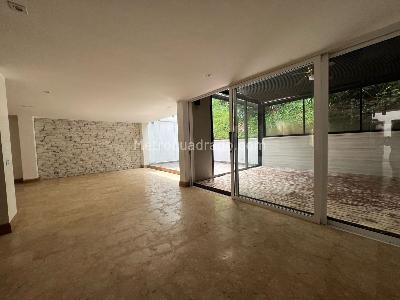 Casa de 4 alcobas en venta en El Poblado, Medellín, 366 m² · foto 3 de 19