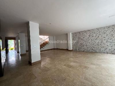 Casa de 4 alcobas en venta en El Poblado, Medellín, 366 m² · foto 6 de 19