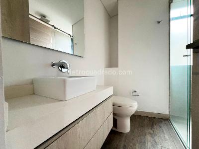 Apartamento de 3 alcobas en venta en El Poblado, Envigado, 168 m² · foto 19 de 20