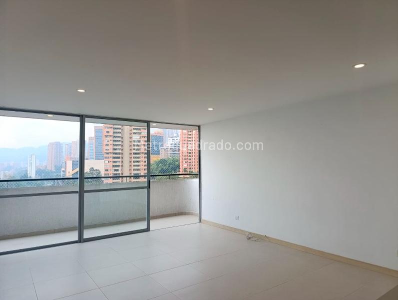 Apartamento Amplio de 2 Alcobas en El Poblado - 2