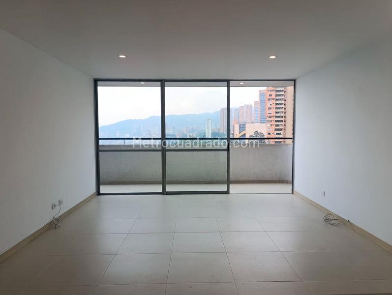 Apartamento Amplio de 2 Alcobas en El Poblado - 3