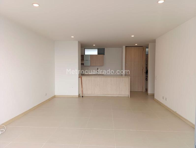Apartamento Amplio de 2 Alcobas en El Poblado - 4