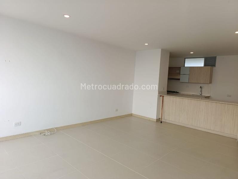 Apartamento Amplio de 2 Alcobas en El Poblado - 5