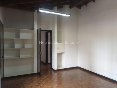 Casa de 5 alcobas en arriendo en El Poblado, Medellín, 520 m² · foto 11 de 20