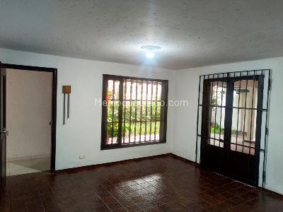 Casa de 5 alcobas en arriendo en El Poblado, Medellín, 520 m² · foto 4 de 20