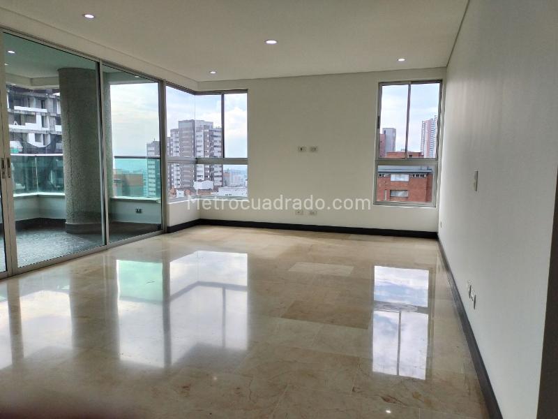 Apartamento Elegante de 3 Alcobas en El Poblado Tranquilo - 3