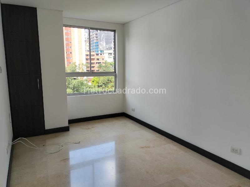 Apartamento Elegante de 3 Alcobas en El Poblado Tranquilo - 8
