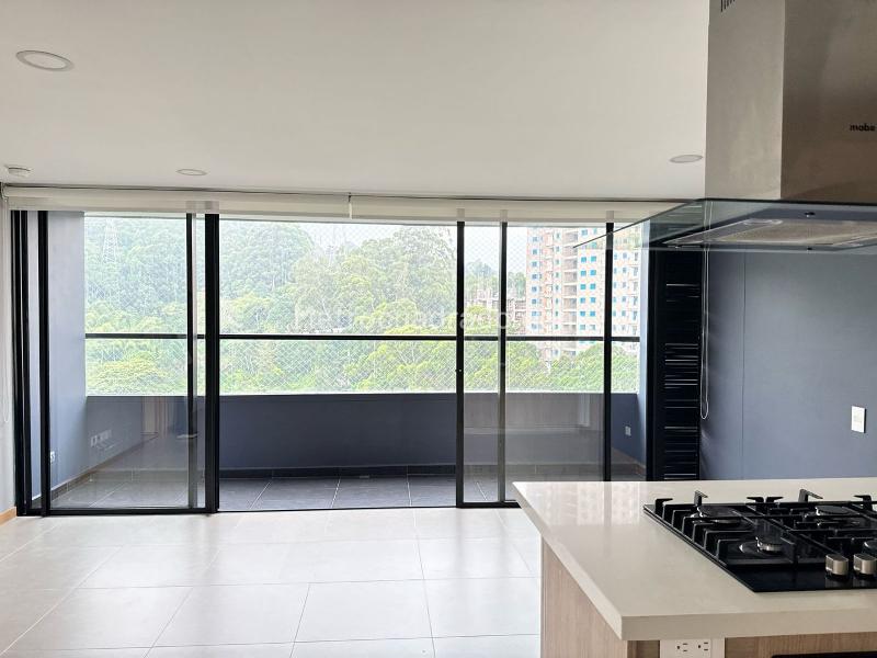 Apartamento de 2 Alcobas en Zona Residencial de El Poblado - 2