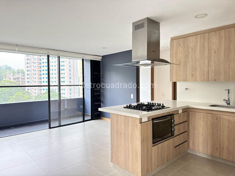 Apartamento de 2 Alcobas en Zona Residencial de El Poblado - 3