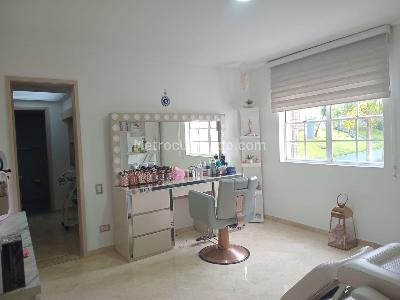 Casa de 4 alcobas en venta en El Poblado, Medellín, 375 m² · foto 14 de 20