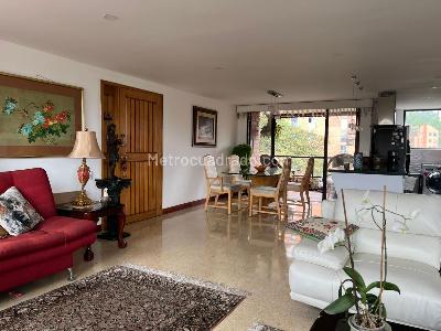 Apartamento de 3 alcobas en venta en El Poblado, Medellín, 139 m² · foto 2 de 17