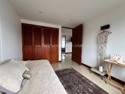 Apartamento de 3 alcobas en venta en El Poblado, Medellín, 139 m² · foto 9 de 17