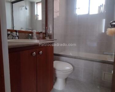 Apartamento de 3 alcobas en venta en El Poblado, Medellín, 94 m² · foto 11 de 13