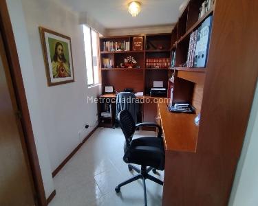 Apartamento de 3 alcobas en venta en El Poblado, Medellín, 94 m² · foto 5 de 13
