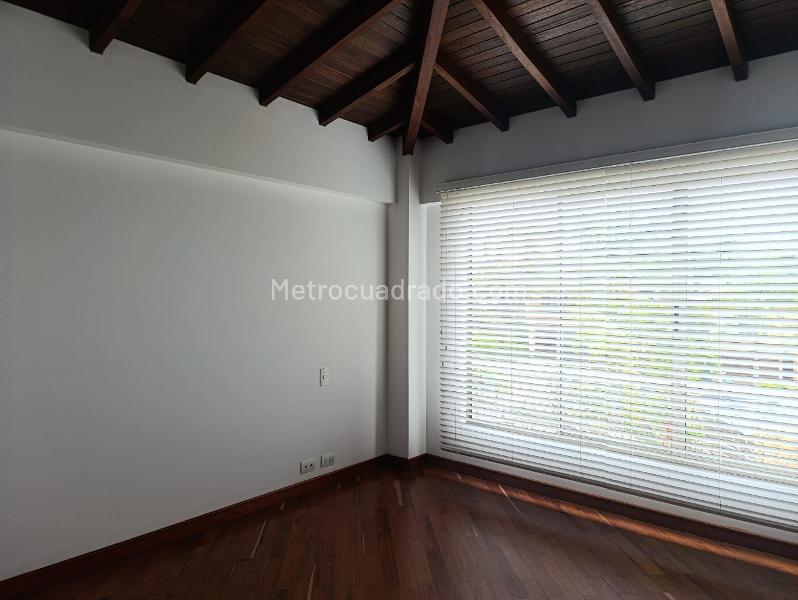 Exclusive 3BR House with Garden in El Poblado - 9