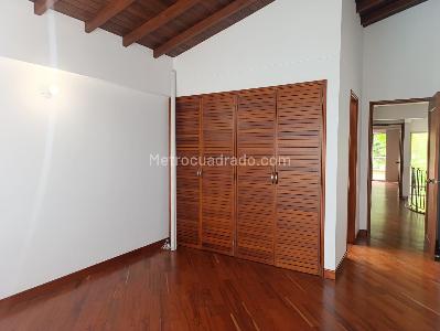 Casa de 3 alcobas en venta en El Poblado, Medellín, 260 m² · foto 12 de 20