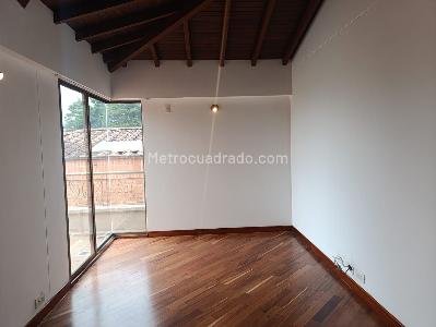 Casa de 3 alcobas en venta en El Poblado, Medellín, 260 m² · foto 15 de 20
