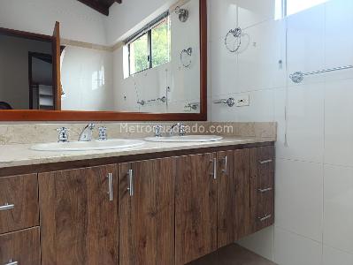 Casa de 3 alcobas en venta en El Poblado, Medellín, 260 m² · foto 17 de 20