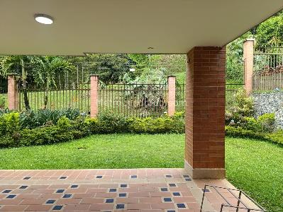 Casa de 3 alcobas en venta en El Poblado, Medellín, 260 m² · foto 20 de 20