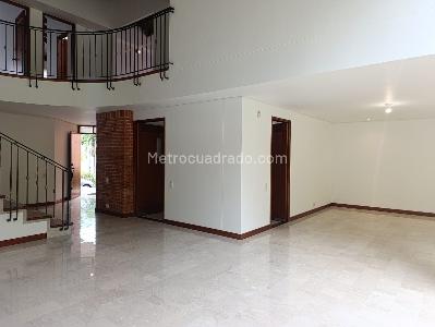 Casa de 3 alcobas en venta en El Poblado, Medellín, 260 m² · foto 3 de 20