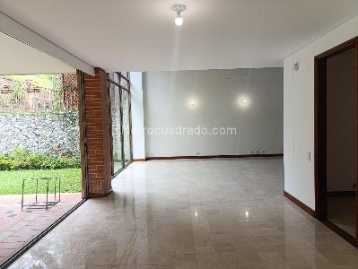 Casa de 3 alcobas en venta en El Poblado, Medellín, 260 m² · foto 4 de 20