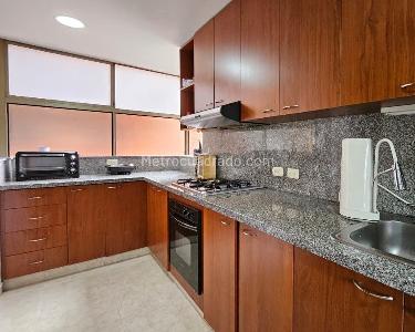 Apartamento de 2 alcobas en venta en El Poblado, Medellín, 130 m² · foto 4 de 11