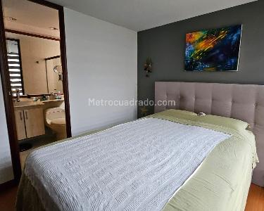 Apartamento de 2 alcobas en venta en El Poblado, Medellín, 130 m² · foto 6 de 11