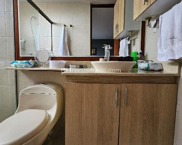 Apartamento de 2 alcobas en venta en El Poblado, Medellín, 130 m² · foto 7 de 11