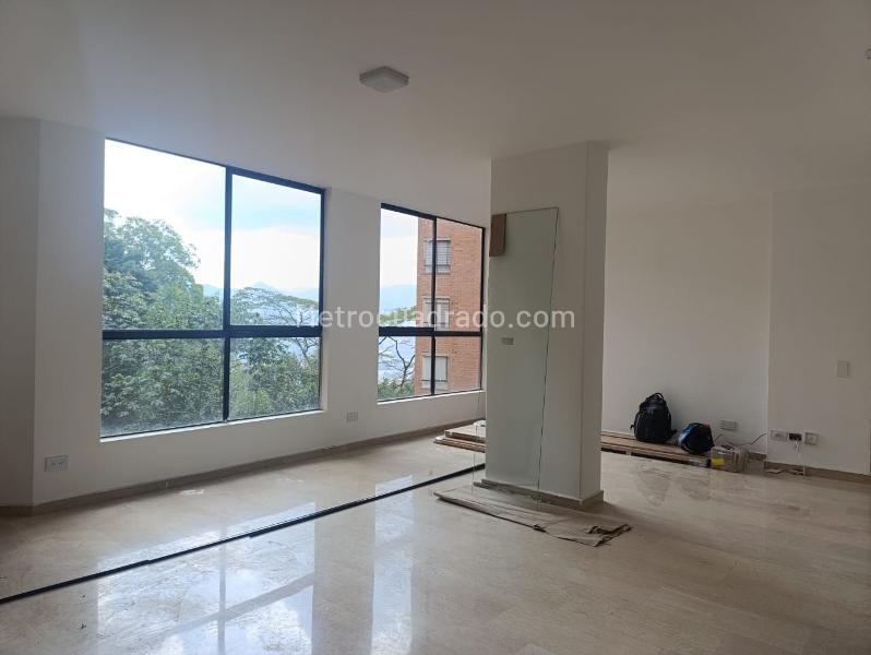 Apartamento Exclusivo de 3 Alcobas en Zona Tranquila de El Poblado - 3