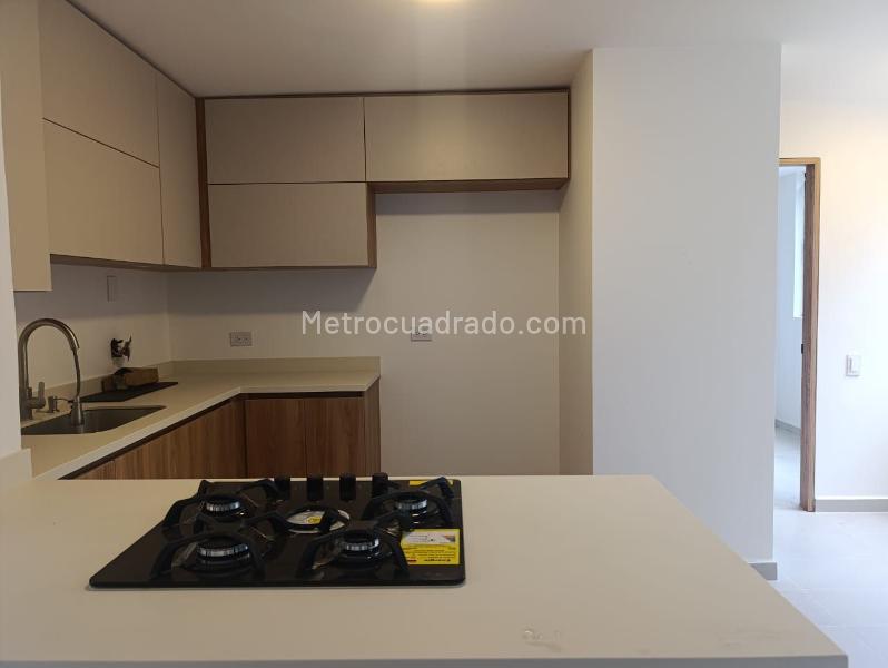Apartamento Exclusivo de 3 Alcobas en Zona Tranquila de El Poblado - 4