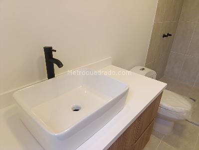 Apartamento de 3 alcobas en venta en El Tesoro, Medellín, 136 m² · foto 16 de 18