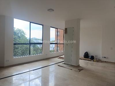 Apartamento de 3 alcobas en venta en El Tesoro, Medellín, 136 m² · foto 3 de 18