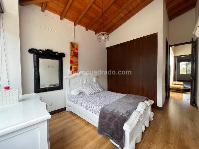 Casa de 3 alcobas en venta en Envigado, Envigado, 227 m² · foto 13 de 19