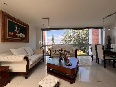 Casa de 3 alcobas en venta en Envigado, Envigado, 227 m² · foto 2 de 19