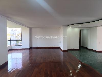 Apartamento de 3 alcobas en venta en Los Balsos, Medellín, 210 m² · foto 3 de 18