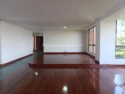 Apartamento de 3 alcobas en venta en Los Balsos, Medellín, 210 m² · foto 4 de 18